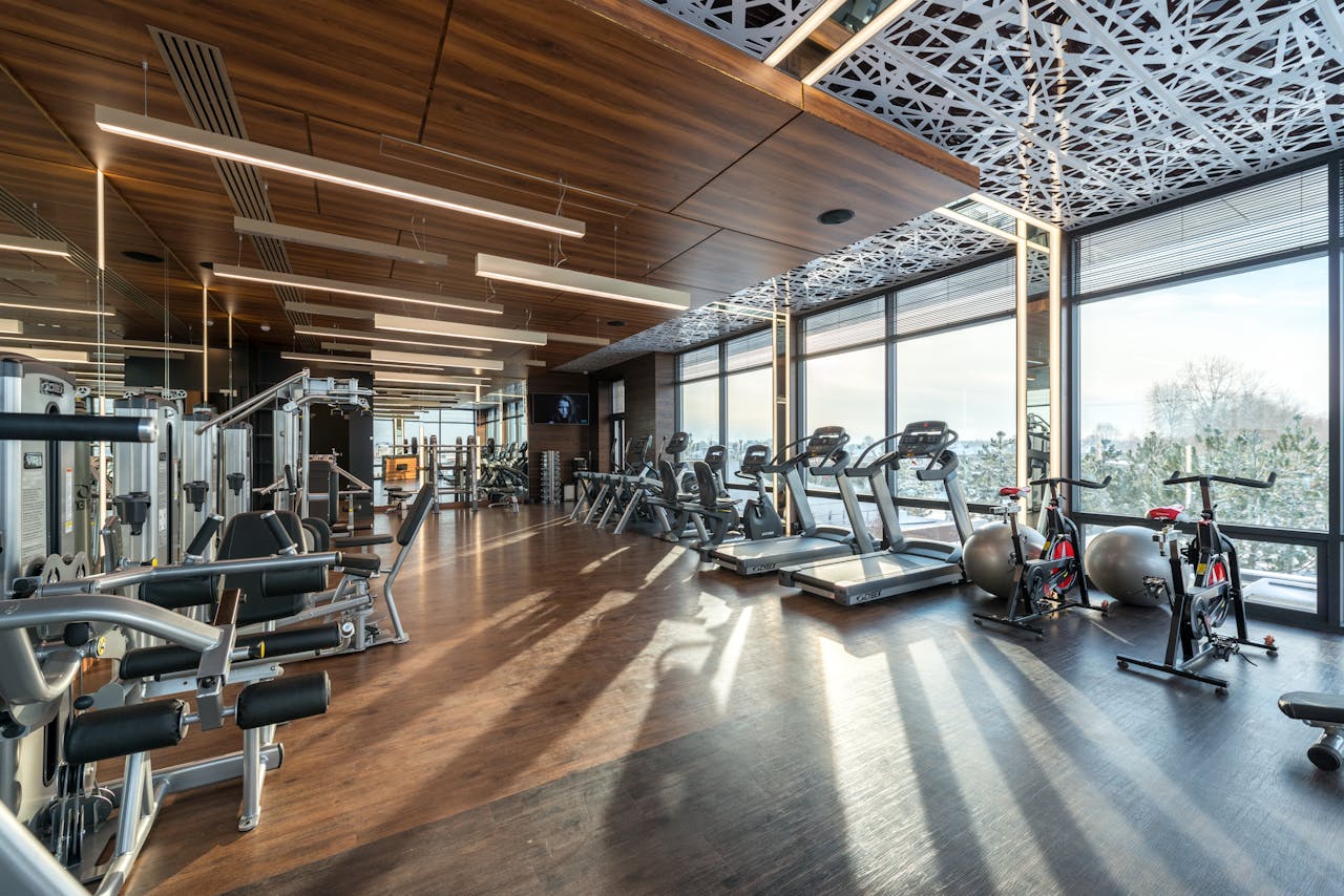 Desinfección de Equipos de Cardio Mantén Tu Gimnasio Seguro y Saludable Desinfección de Equipos de Cardio Mantén Tu Gimnasio Seguro y Saludable